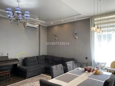 3-комнатная квартира · 80 м² · 1/3 этаж, Казыбек би за 70 млн 〒 в Усть-Каменогорске, Ульбинский