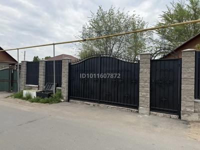Жеке үй · 3 бөлме · 80 м² · 400 сот., мкр Алгабас, Естемесова 69, бағасы: 38 млн ₸ в Алматы, Алатауский р-н