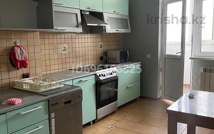 4-комнатная квартира, 140 м², 12/13 этаж помесячно, Туркестан 8 — Алматы