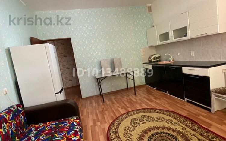1-комнатная квартира · 49 м² · 1/9 этаж, мкр. Зачаганск пгт, Зачаганск пгт ш/а. 105 за 140 000 ₸ в Уральске — фото 2