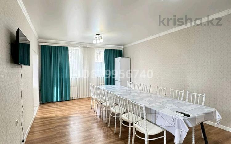 Дом · 3 комнаты · 110 м², мкр 12, Бактыбай батыра 98б за 40 000 〒 в Актобе — фото 10