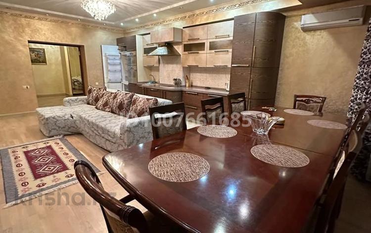 3-комнатная квартира · 140 м² · 11/12 этаж, мкр Самал-3, Самал-2 58 — Аль-Фараби-Фурманова за 140 млн ₸ в Алматы, Медеуский р-н — фото 2