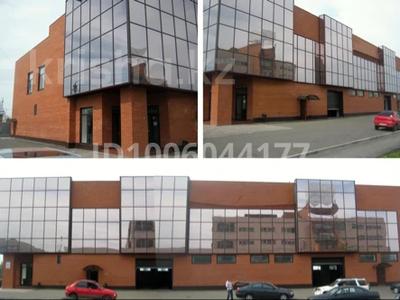 Свободное назначение, офисы, магазины и бутики, общепит, салоны красоты, бани, гостиницы и зоны отдыха, медцентры и аптеки, образование, развлечения · 1800 м² за 1 млрд 〒 в Петропавловске