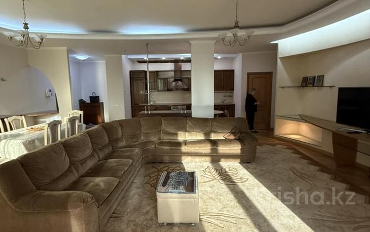 3-комнатная квартира · 167 м² · 7/17 этаж, мкр Самал-3, Аль-Фараби 25 за 700 000 ₸ в Алматы, Медеуский р-н — фото 2