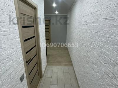 3-бөлмелі пәтер, 47 м², 3/5 қабат, 3 Микр 38, бағасы: 12.7 млн 〒 в Абае