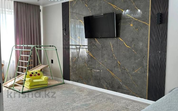 3-комнатная квартира · 71.7 м² · 4/5 этаж, мкр 8, 101 за 25 млн ₸ в Актобе — фото 11