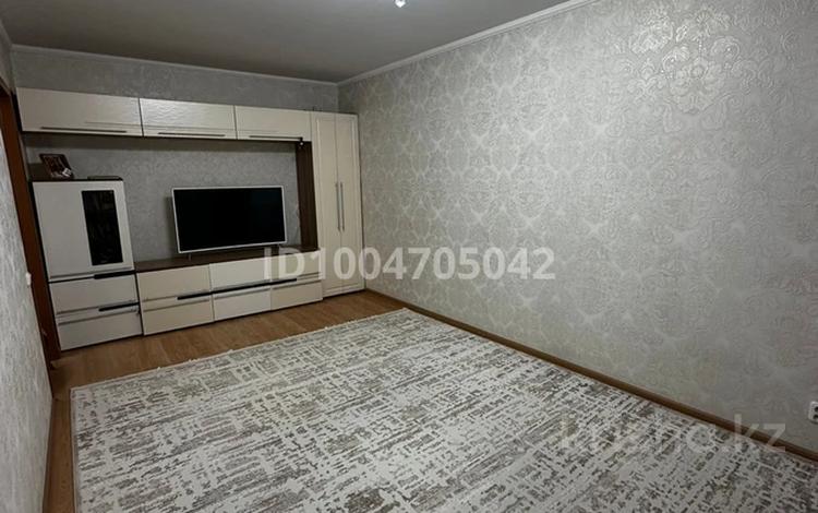 1-комнатная квартира · 35.5 м² · 8/9 этаж, мкр 4 10 за 16 млн ₸ в Уральске — фото 2
