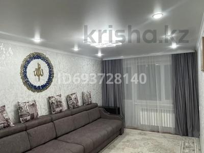 3-комнатная квартира · 62 м² · 4/5 этаж, Майкудук, 13й микрорайон 9 за 14 млн ₸ в Караганде, Алихана Бокейханова р-н