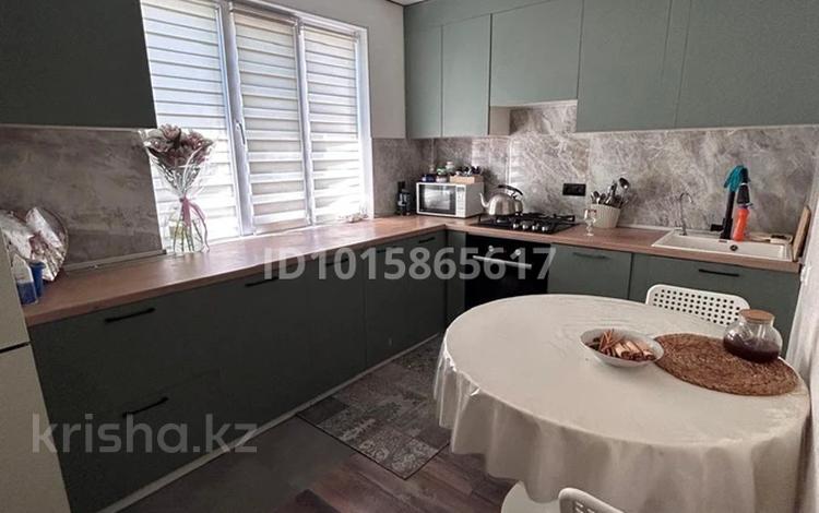 3-бөлмелі пәтер · 64 м² · 1/5 қабат, 10 микрорайон 10, бағасы: 28 млн ₸ в Аксае — фото 2