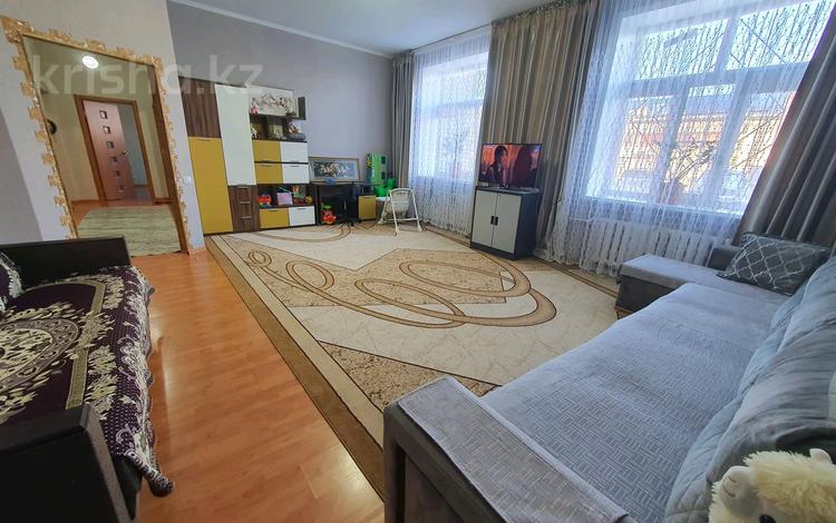 2-комнатная квартира, 80 м², 1/5 этаж, Ярослава Гашека за 29 млн 〒 в Петропавловске — фото 2