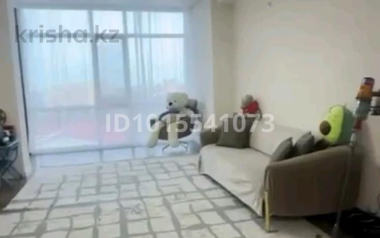 2-бөлмелі пәтер · 81 м² · 8/9 қабат, Вокзальная 4/1, бағасы: 48 млн ₸ в Уральске — фото 2