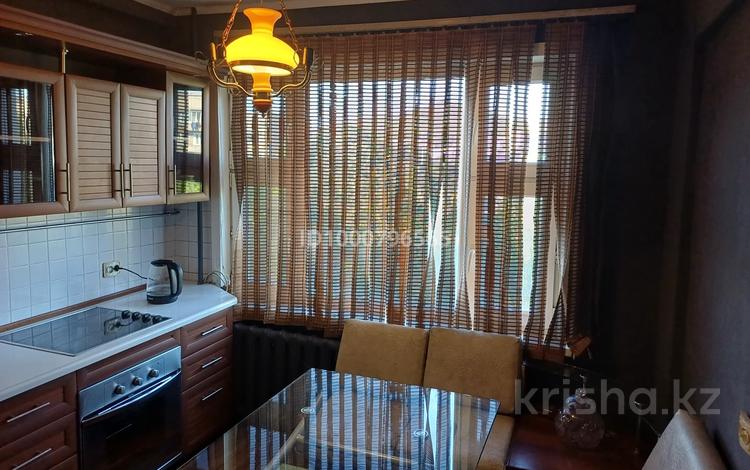 4-комнатная квартира · 83 м² · 4/5 этаж, Льва Толстого 6 за 300 000 〒 в Усть-Каменогорске — фото 2