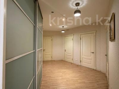 3-комнатная квартира · 120 м² · 3/7 этаж, Алии Молдагуловой 50в за 40 млн ₸ в Актобе