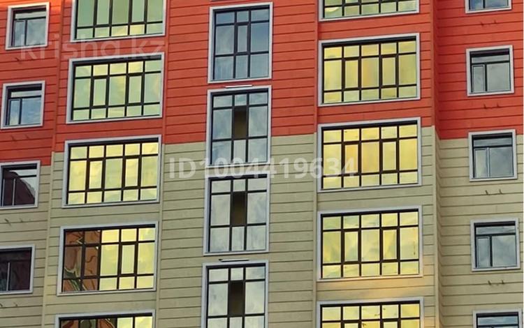 2-комнатная квартира · 70 м² · 4/9 этаж, мкр Нурсая, Абулхайыр хана 51а за 28 млн ₸ в Атырау — фото 2