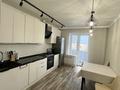 2-комнатная квартира · 75 м² · 3/9 этаж, проспект Абая за 300 000 ₸ в Уральске