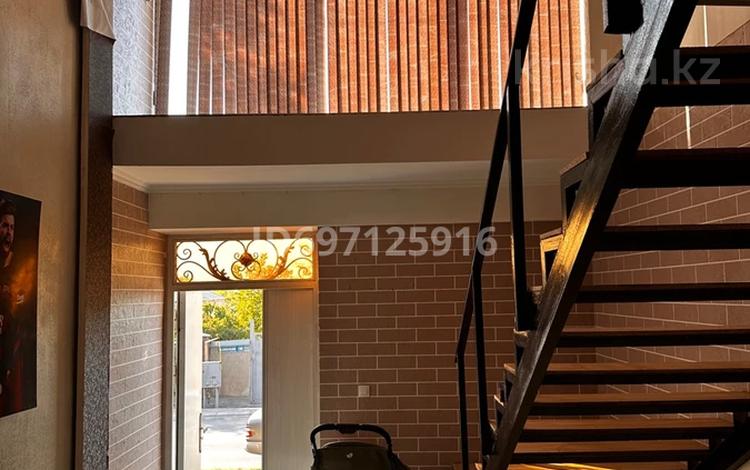 Свободное назначение, офисы, магазины и бутики, склады, общепит, салоны красоты, бани, гостиницы и зоны отдыха, медцентры и аптеки, образование, развлечения · 272 м² за 150 млн 〒 в Шымкенте, Аль-Фарабийский р-н — фото 5