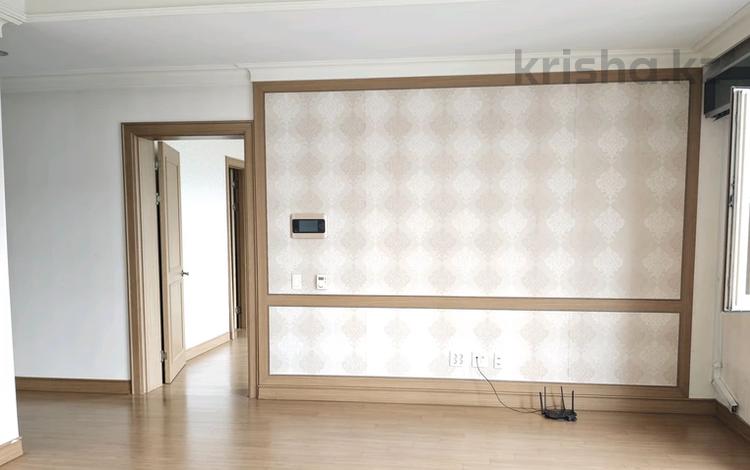 3-бөлмелі пәтер · 112 м² · 16/16 қабат, Аскарова, бағасы: 95 млн ₸ в Алматы, Бостандыкский р-н — фото 2