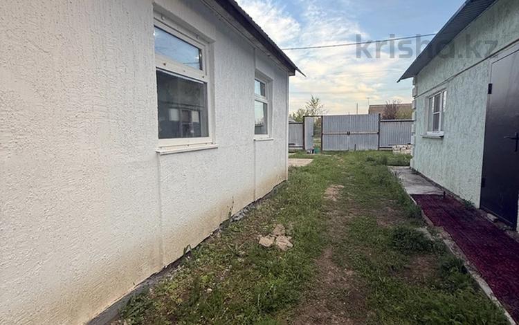 Отдельный дом · 3 комнаты · 100 м² · 3 сот., мкр Жулдыз 41 за 18.8 млн ₸ в Уральске — фото 2