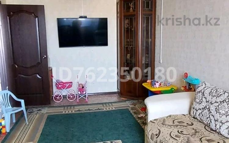 3-комнатная квартира · 64 м² · 5/5 этаж, Гагарина — Детсад остановка по Гагарина за 21 млн 〒 в Уральске — фото 2