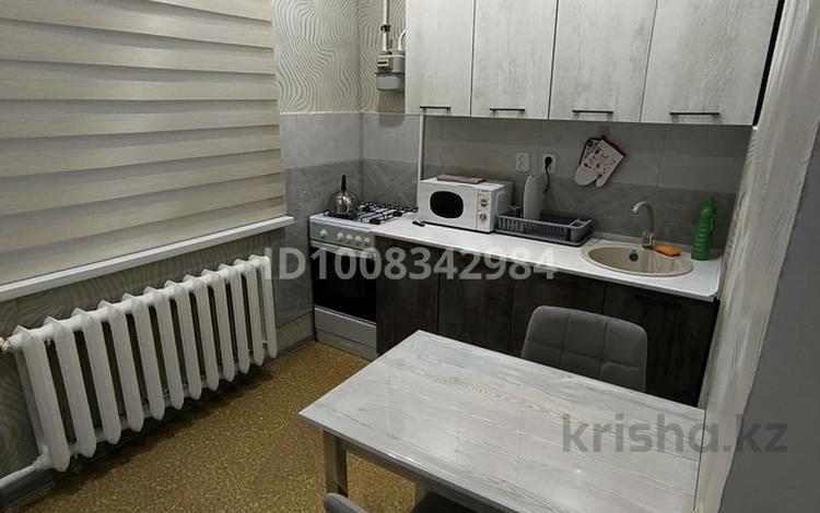 1-комнатная квартира · 40 м² · 1/5 этаж, мкр Астана 14 за 10 000 ₸ в Уральске — фото 3