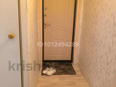 1-комнатная квартира · 38 м² · 3/5 этаж, мкр Юго-Восток, 30й микрорайон 17 — Гапеева за 110 000 ₸ в Караганде, Казыбек би р-н