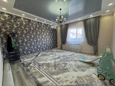 Отдельный дом · 5 комнат · 289 м² · 10 сот., мкр Самал, 14-проезд за 60 млн 〒 в Атырау