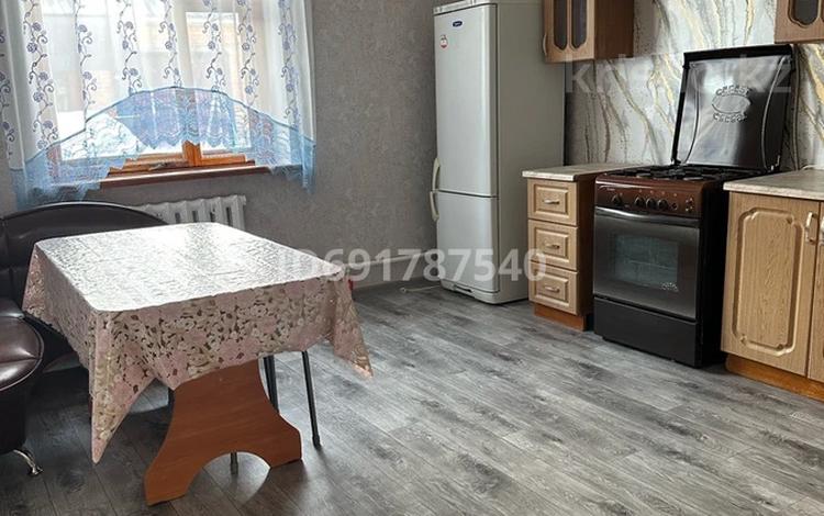 4-комнатный дом помесячно, 107 м², мкр Жилгородок