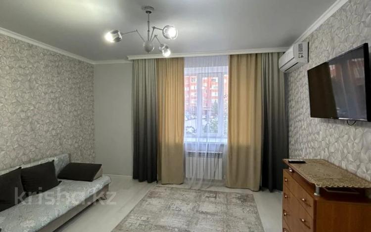 2-бөлмелі пәтер · 55.6 м² · 1/7 қабат, Алтын орда ш/а. 49дк1, бағасы: 24 млн ₸ в Актобе, мкр. Алтын орда — фото 2