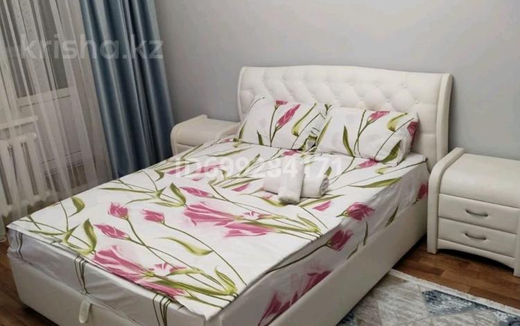 1-комнатная квартира · 40 м² · 4/10 этаж, мкр 8 — Находится возле двд за 9 000 ₸ в Актобе — фото 2