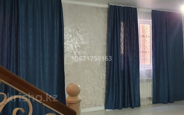 4-комнатная квартира · 150 м² · 2/2 этаж, Лермонтова 22 за 50 000 ₸ в Уральске — фото 2