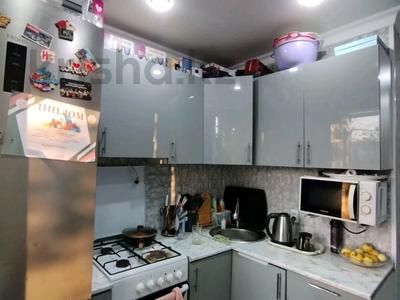 2-бөлмелі пәтер · 45 м² · 4/5 қабат, мкр Юго-Восток, Строителей — Шахтеров, Строителей, бағасы: 16.9 млн ₸ в Караганде, Казыбек би р-н