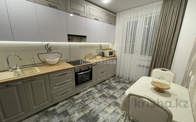 3-бөлмелі пәтер · 85 м² · 15/19 қабат, мкр Кадыра Мырза-Али, Сырым Датова 32/2к2 — Прокуратура на Сырым Датова, бағасы: 37 млн ₸ в Уральске — фото 9