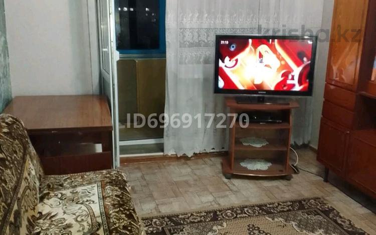 2-бөлмелі пәтер · 45 м² · 4/4 қабат, Чокана Валиханова 10 — Центр, бағасы: 9 млн ₸ в  — фото 2