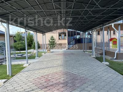 Отдельный дом · 6 комнат · 212 м², Жунисбекова 75 — Напротив Риксос за 300 000 〒 в Туркестане