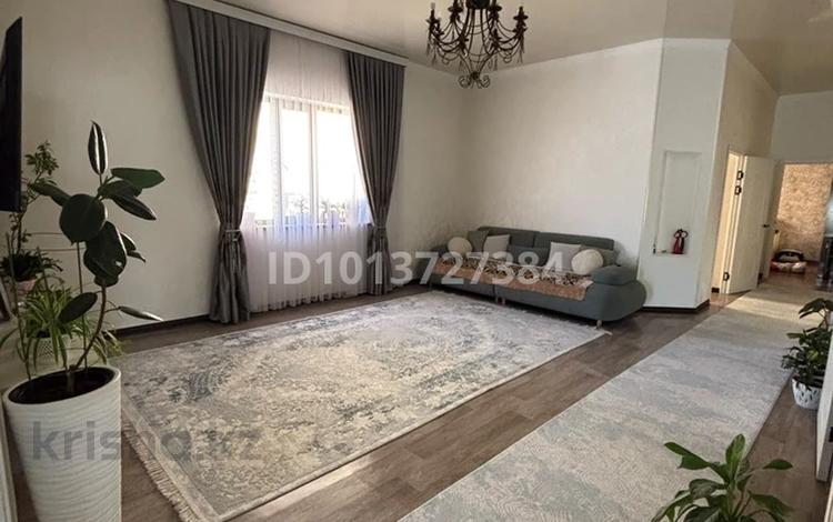 Отдельный дом · 5 комнат · 200 м² · 7 сот., Сулейманова 115 — Сулейманова Қойшыбекова за 80 млн ₸ в Таразе — фото 2
