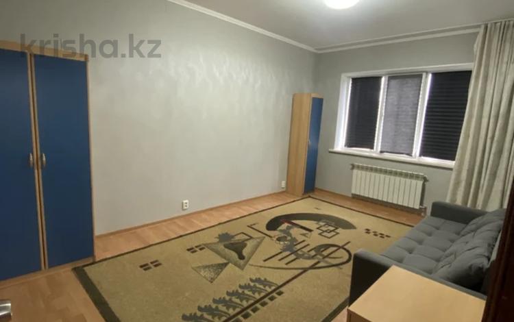 1-комнатная квартира · 40 м² · 5/5 этаж, мкр Аксай-3 за 200 000 ₸ в Алматы, Ауэзовский р-н — фото 2