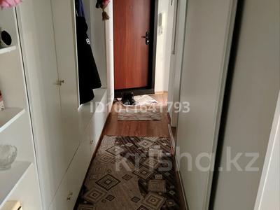 3 бөлме · 68 м² · 4/10 қабат, Амангельды — Магазин Пахомовский, детская областная больница, бағасы: 30 000 ₸ в Павлодаре