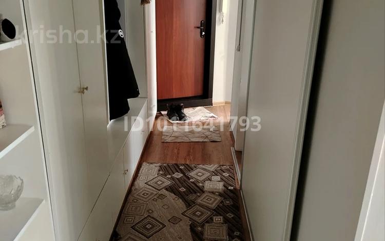 3 бөлме · 68 м² · 4/10 қабат, Амангельды — Магазин Пахомовский, детская областная больница, бағасы: 30 000 ₸ в Павлодаре — фото 2
