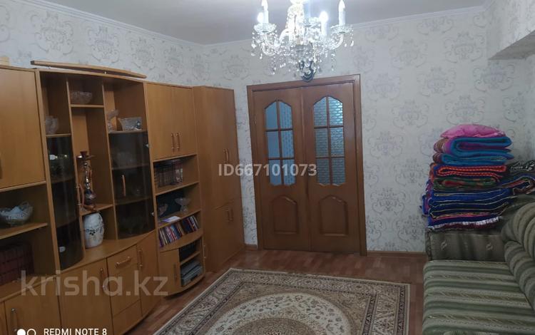 3-комнатная квартира, 70 м², 1/3 этаж, мкр Жулдыз-1 4 за 35 млн 〒 в Алматы, Турксибский р-н — фото 2