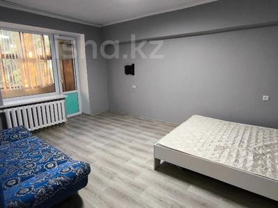 1-комнатная квартира, 38 м², 2/5 этаж, самал-3 — назарбаева за 37 млн 〒 в Алматы, Медеуский р-н