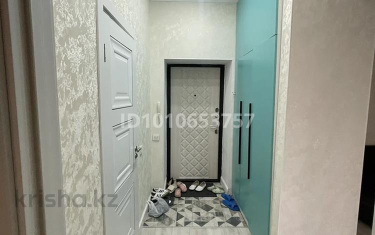 1-комнатная квартира · 42 м² · 2/9 этаж, Кайым Мухамедханов 21/2 за 220 000 ₸ в Астане, Нура р-н — фото 2