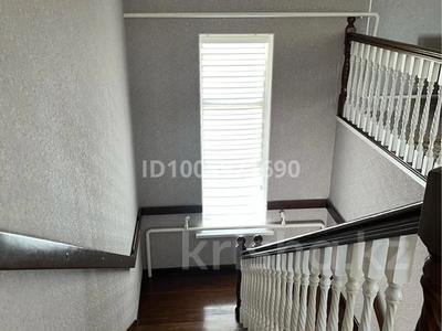 Отдельный дом · 5 комнат · 300 м², мкр Геолог, Жаналы 10к за 500 000 〒 в Атырау