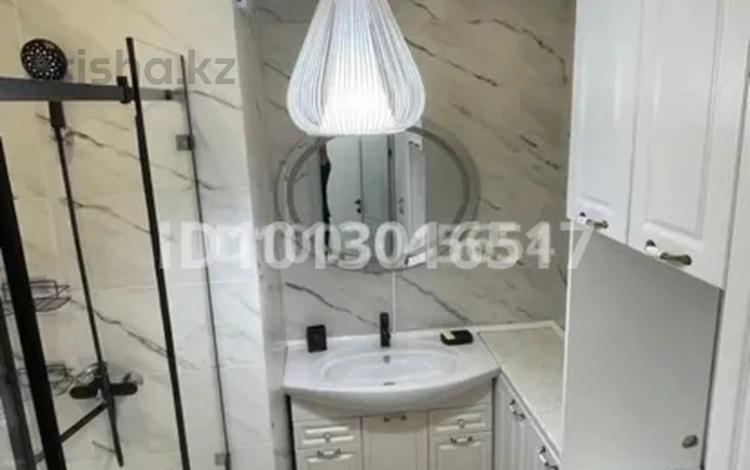 3-комнатная квартира · 81 м² · 9/13 этаж, Толе би 189/3 за 550 000 ₸ в Алматы, Алмалинский р-н — фото 2