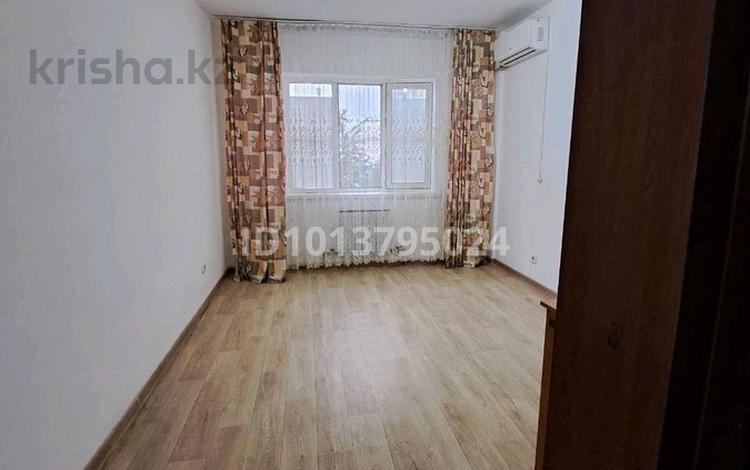 1-бөлмелі пәтер · 40 м² · 2/6 қабат, Нұрсая ш/а. 57, бағасы: 16 млн ₸ в Атырау, мкр Нурсая — фото 2