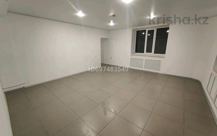 Свободное назначение, офисы, магазины и бутики · 40 м² за 250 000 ₸ в Уральске, мкр Жана Орда — фото 2