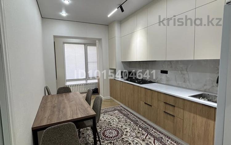 3-комнатная квартира · 81 м² · 1/5 этаж, мкр Акжайык за 300 000 ₸ в Шымкенте, Абайский р-н — фото 2