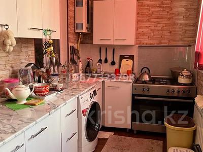 2-бөлмелі пәтер · 50 м² · 2/2 қабат, Алдиярова 2, бағасы: 20 млн ₸ в Шымкенте, Енбекшинский р-н