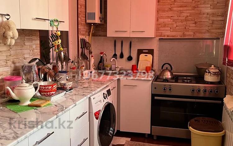 2-бөлмелі пәтер · 50 м² · 2/2 қабат, Алдиярова 2, бағасы: 20 млн ₸ в Шымкенте, Енбекшинский р-н — фото 2