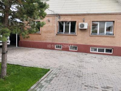 Отдельный дом · 6 комнат · 214 м² · 10 сот., мкр Калкаман-2, Маркабаева за 200 млн ₸ в Алматы, Наурызбайский р-н