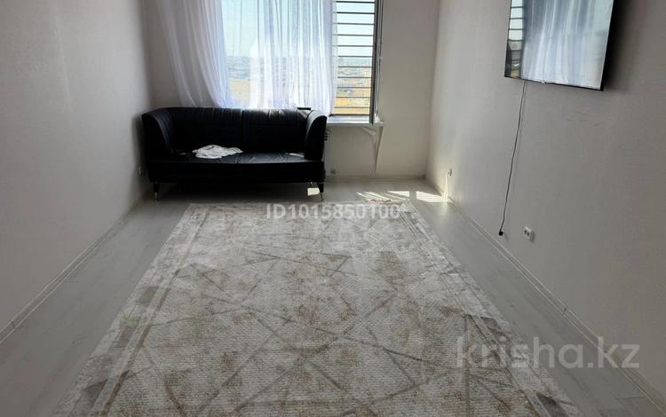 2-бөлмелі пәтер · 70 м² · 13/13 қабат, Тұран ш/а 3401/28, бағасы: 180 000 ₸ в Шымкенте, Каратауский р-н — фото 2